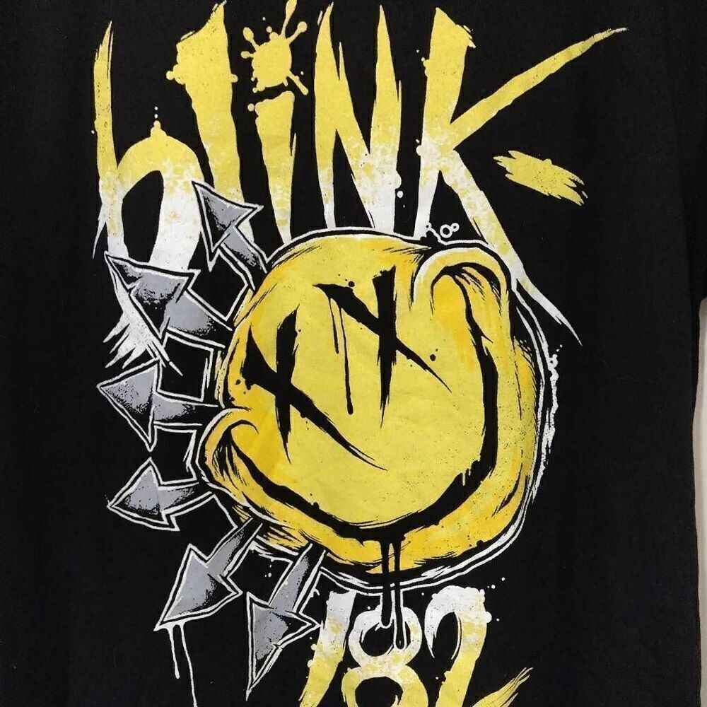 Blink 182 Smiley Face T-shirt Black and Medium NWOT